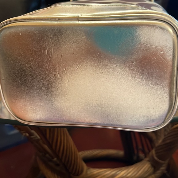 Vera Bradley nylon bag trimmed in silver accent. Bag size is11X8. Pre owned - Picture 3 of 8